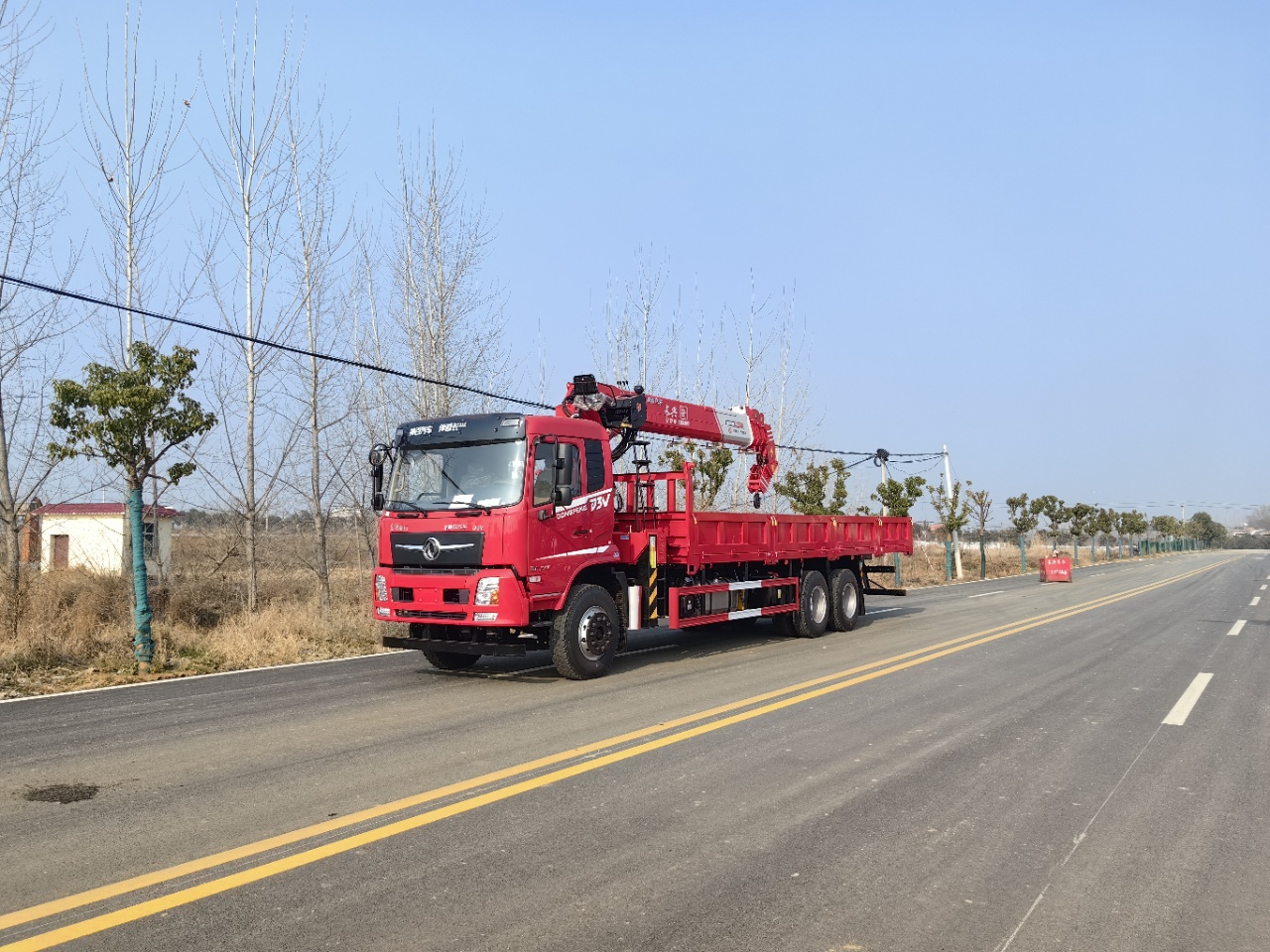 12噸東風(fēng)暢行D3V后八輪隨車吊